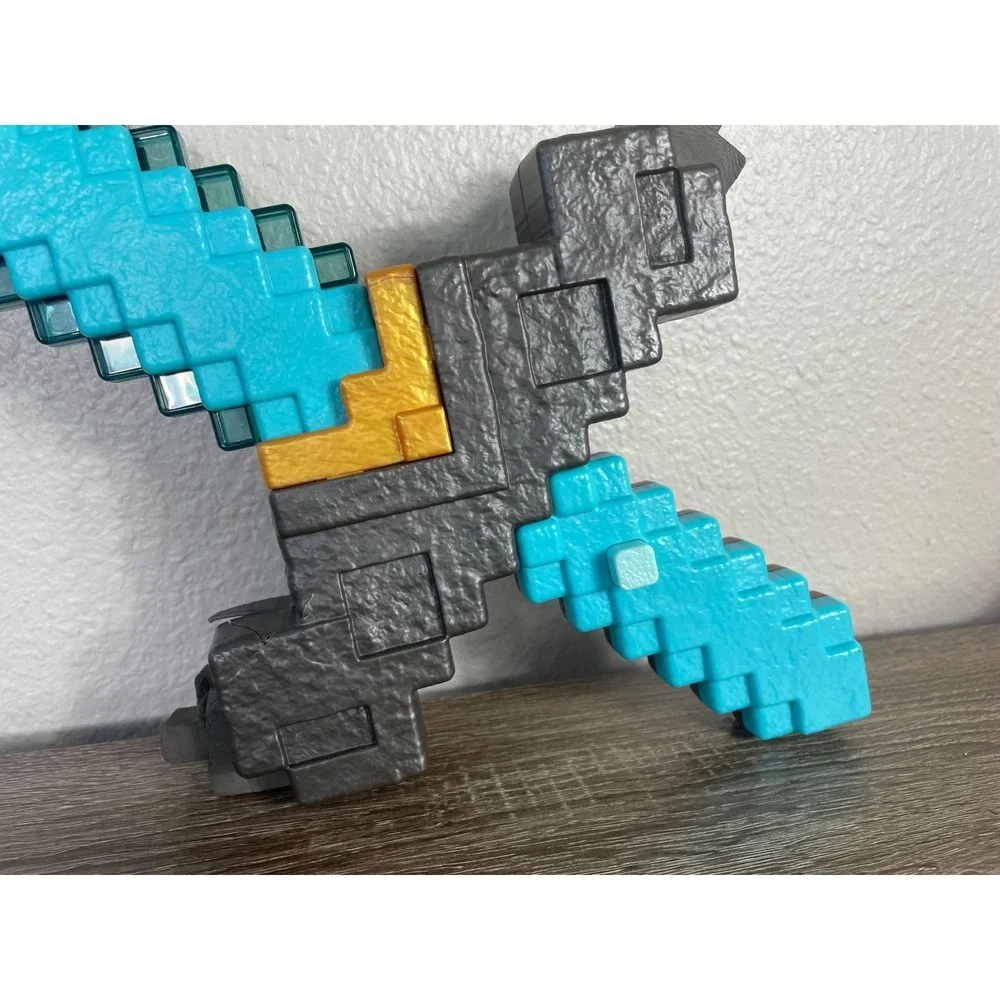 Minecraft Diamond Sword Pickaxe Transforming Toy Mattel 2 in 1 Role‎ Play